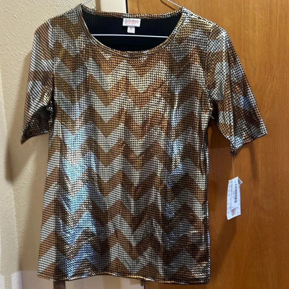 LuLaRoe shirt size M